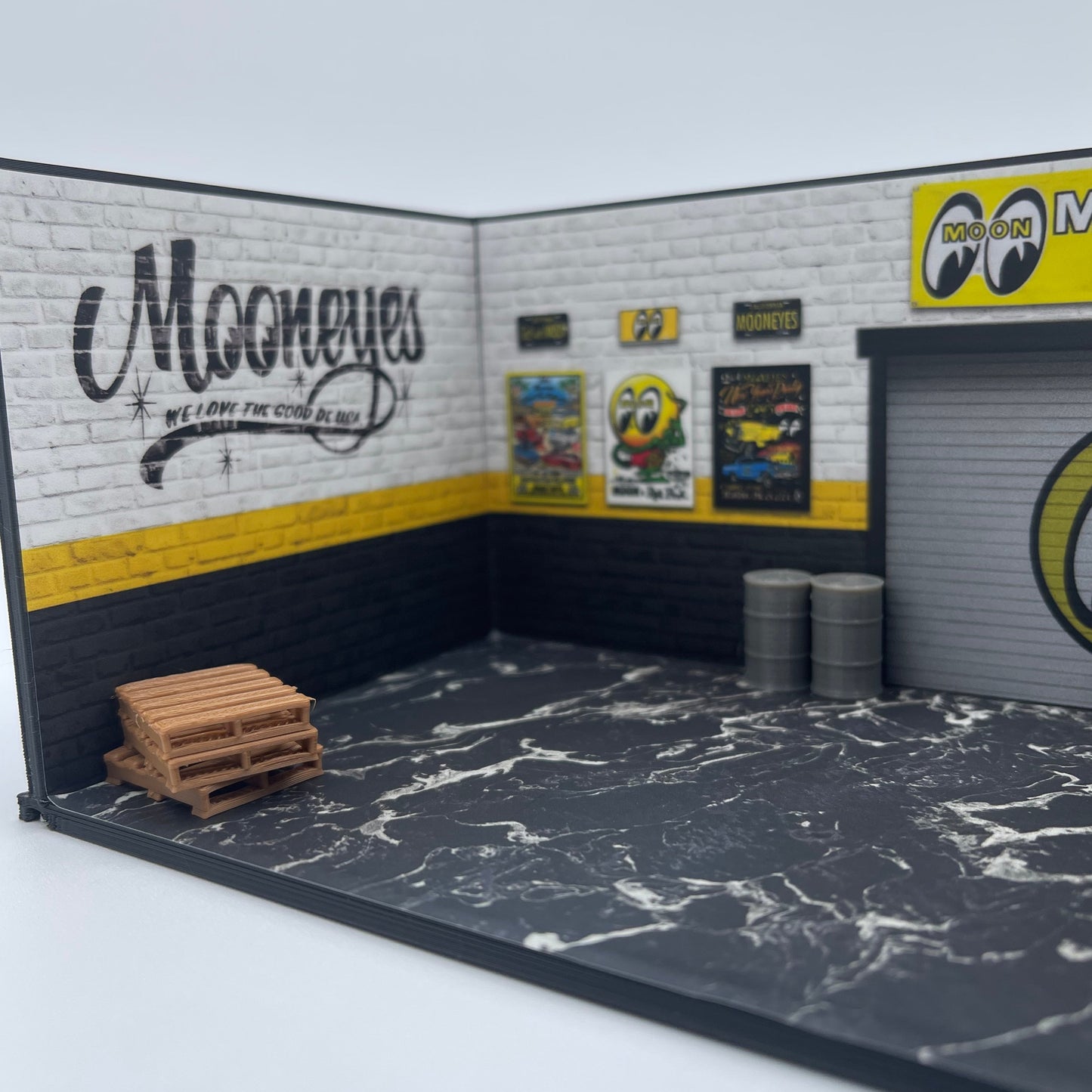 Mooneyes Garage Diorama Diecast 1/64 Scale