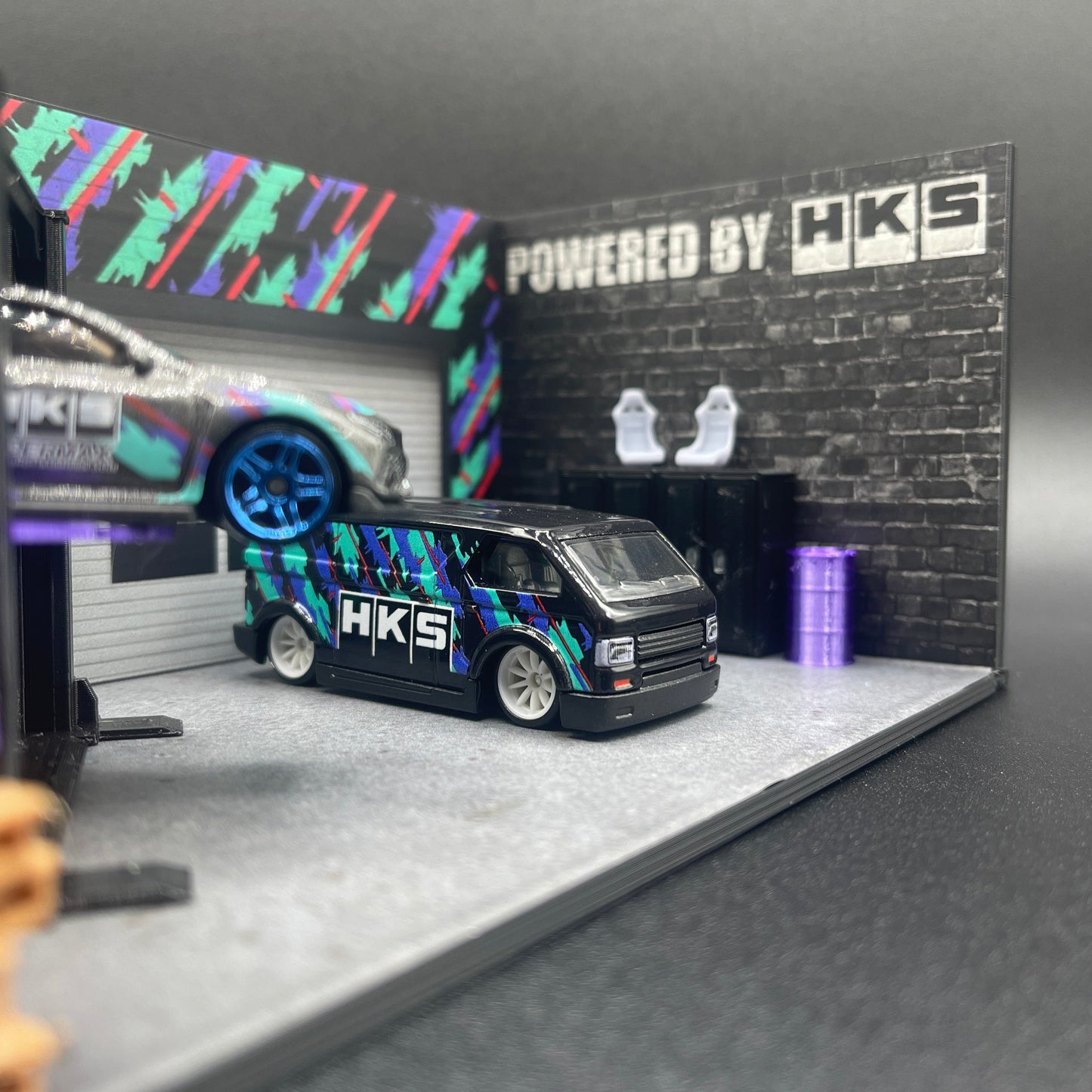 HKS Garage Diorama Diecast 1/64 Scale