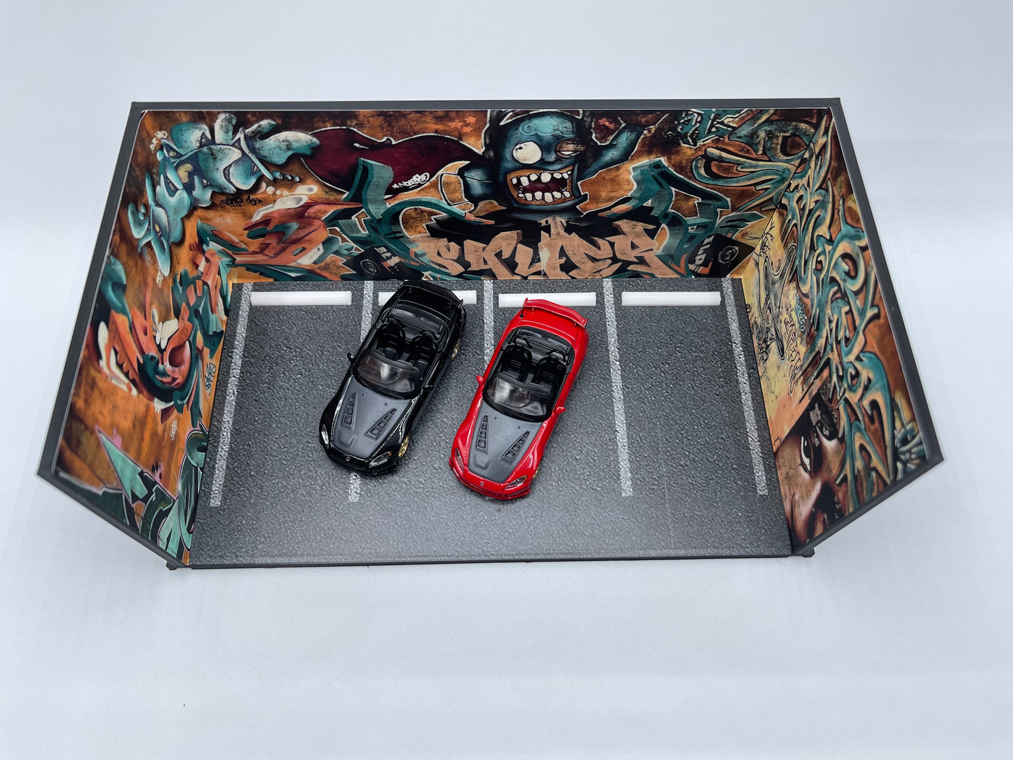 Graffiti Parking Lot Diorama 1/64 Scale