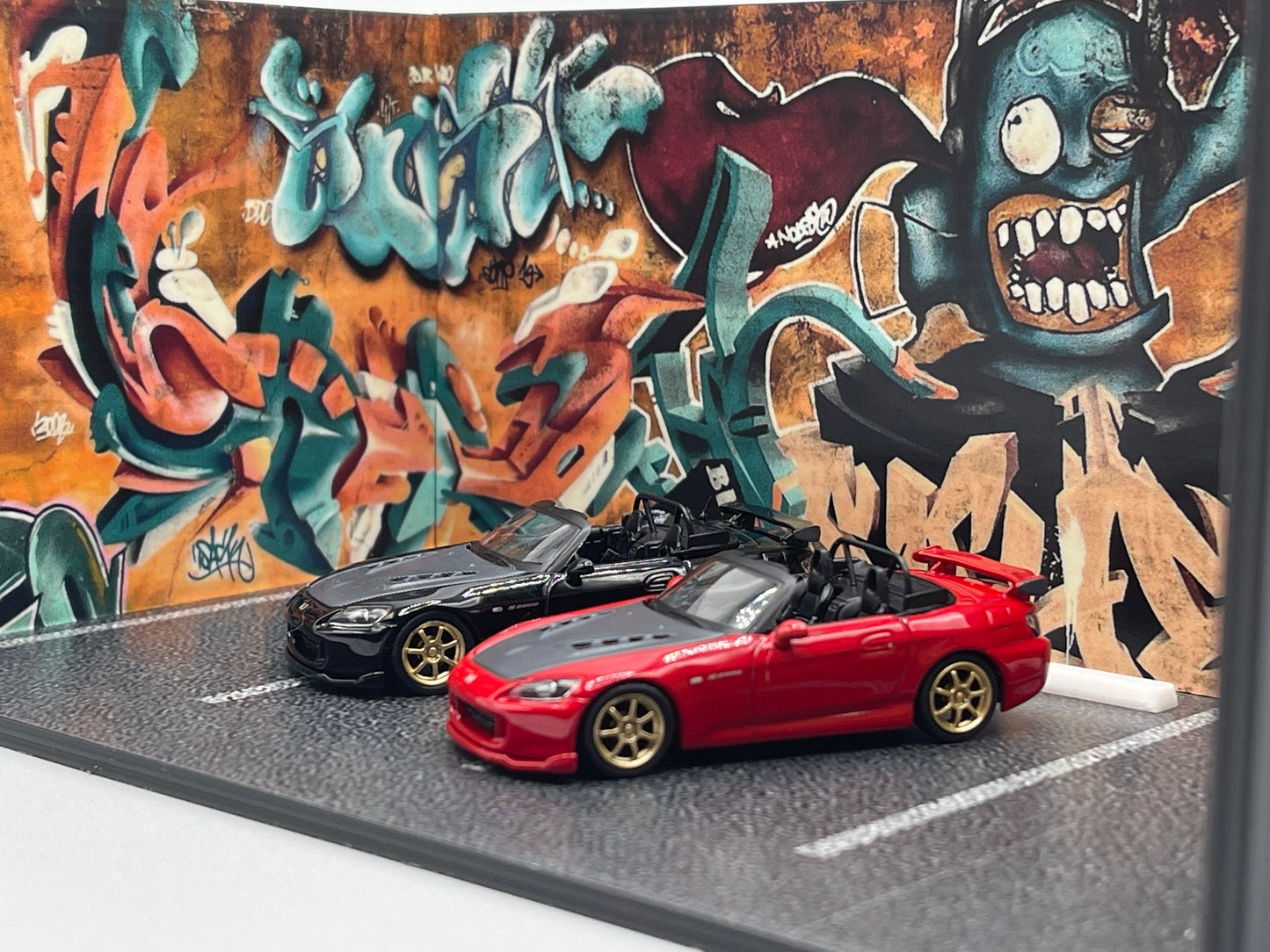 Graffiti Parking Lot Diorama 1/64 Scale