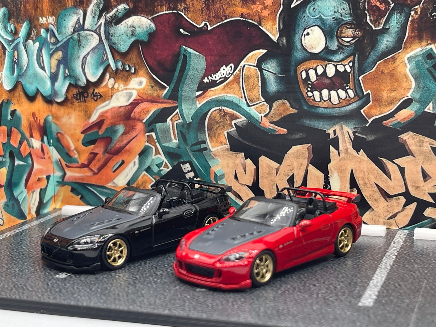 Graffiti Parking Lot Diorama 1/64 Scale